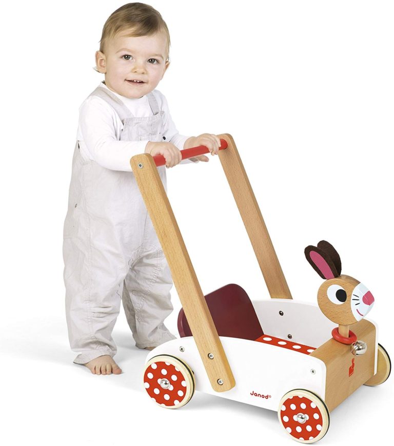 Aidez bébé à se tenir debout plus facilement